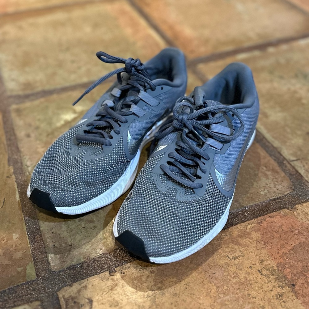 Nike Running Grey Ladies Size 8